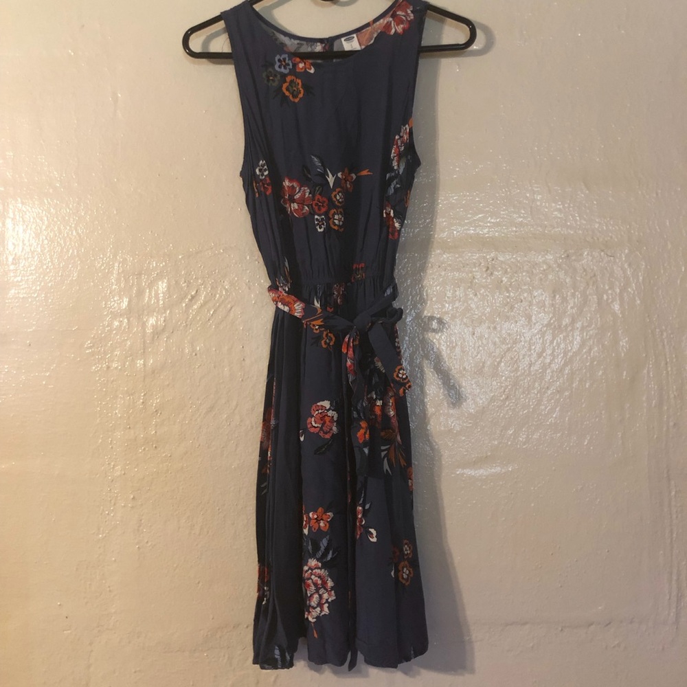 Sleeveless dress